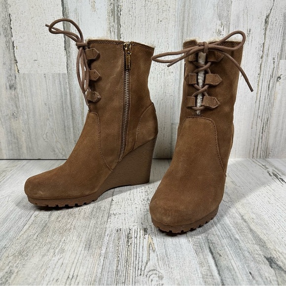 Michael Kors Rory Brown Lace Up Round Toe Suede Ankle Boots #198 - Picture 2 of 11